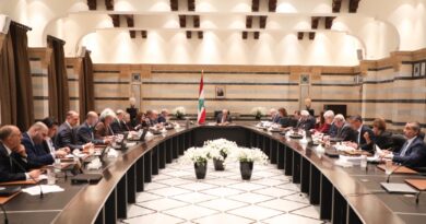 بعد انتهاء الجلسة قرابة الاولى والنصف ادلى وزير الاعلام بول مرقص بالمعلومات الرسمية الاتية:‏