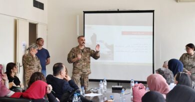 “خالد عياد ينظم ورشة عمل للتوعية من الألغام برعاية إعلامية وعسكرية”