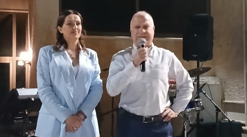 احتفال لائحة كوبا لأهلها                                                                   أقام رئيس لائحة كوبا لأهلها جوزيف دعبول حفلا لمناسبة فوز اللائحة بانتخابات البلدية والاختيارية في بلدة كوبا البترون