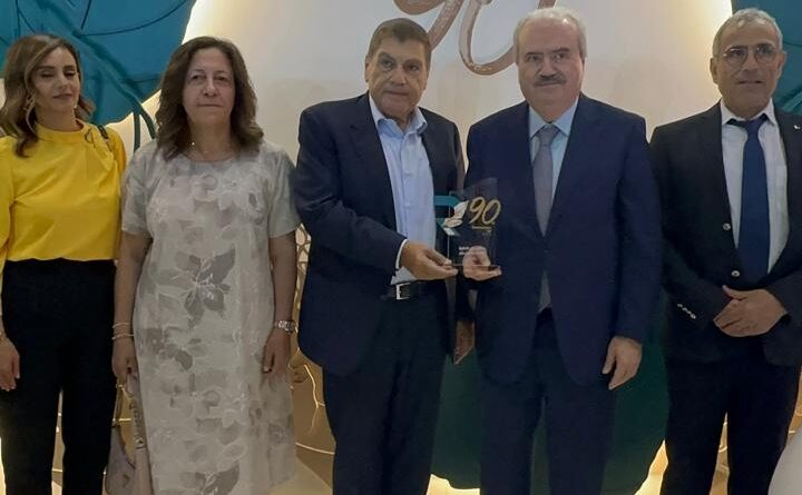 اشاد بتحوّلها “من مؤسسة كانت تخسر إلى مؤسسة رابحة تدرّ أموالاً على الخزينة” جابر تفقّد جناح “الريجي” في معرض “صُنع في لبنان”: أمام الصناعة اللبنانية اليوم فرصة ممتازة