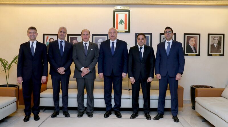 الرئيس عون زار مصرف لبنان والتقى الحاكم سعيد ونواب الحاكم الأربعة