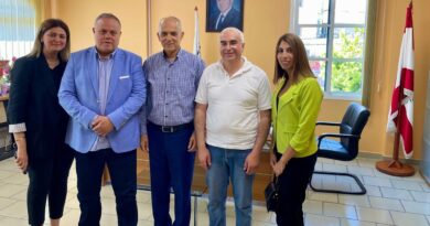 د. خالد مراد يستقبل الأستاذ وهيب سيقلي صاحب مدرسة غاردن سيتي