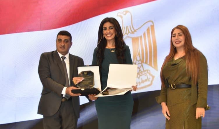 كلير توفيق تتوج مجلة “كلاسي” في مؤتمر مركز السلام للدبلوماسية الدولية كإحدى أبرز المنصات الإعلامية العربية